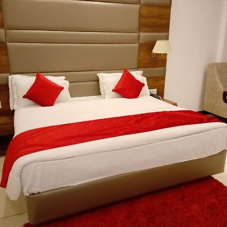 Hotel Green Orchid Udhampur Kültér fotó