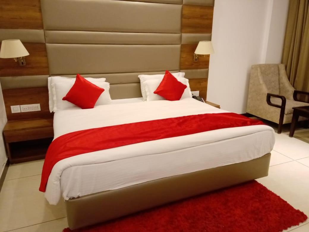 Hotel Green Orchid Udhampur Kültér fotó